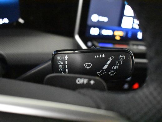 Volkswagen Golf 1.5 eHybrid GTE 272PK DSG/AUTO | 360gr Camera | Elektr Glazen panorama-dak | Head-up Display | Ap... ActivLease financial lease
