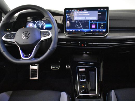 Volkswagen Golf 1.5 eHybrid GTE 272PK DSG/AUTO | 360gr Camera | Elektr Glazen panorama-dak | Head-up Display | Ap... ActivLease financial lease