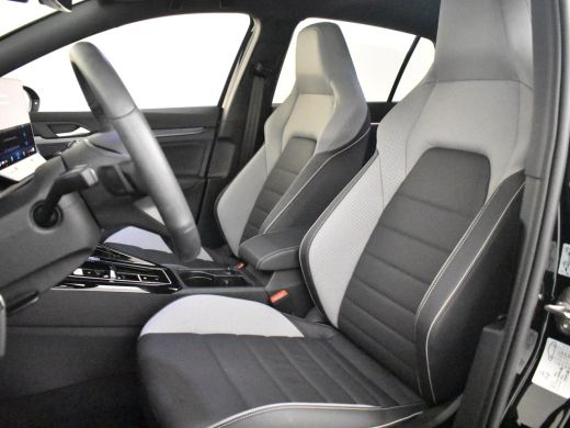 Volkswagen Golf 1.5 eHybrid GTE 272PK DSG/AUTO | 360gr Camera | Elektr Glazen panorama-dak | Head-up Display | Ap... ActivLease financial lease