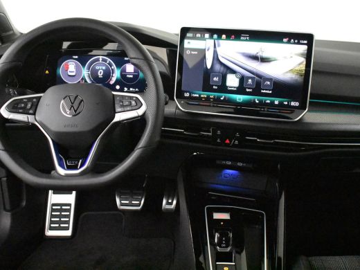 Volkswagen Golf 1.5 eHybrid GTE 272PK DSG/AUTO | 360 gr camera | Trekhaak uitklapbaar | Parkeerassistent | Head-u... ActivLease financial lease