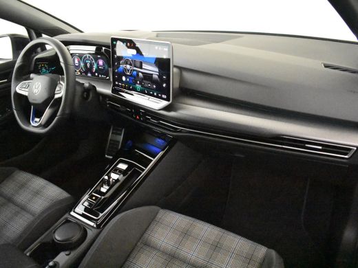 Volkswagen Golf 1.5 eHybrid GTE 272PK DSG/AUTO | 360 gr camera | Trekhaak uitklapbaar | Parkeerassistent | Head-u... ActivLease financial lease