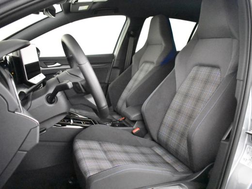 Volkswagen Golf 1.5 eHybrid GTE 272PK DSG/AUTO | 360 gr camera | Trekhaak uitklapbaar | Parkeerassistent | Head-u... ActivLease financial lease