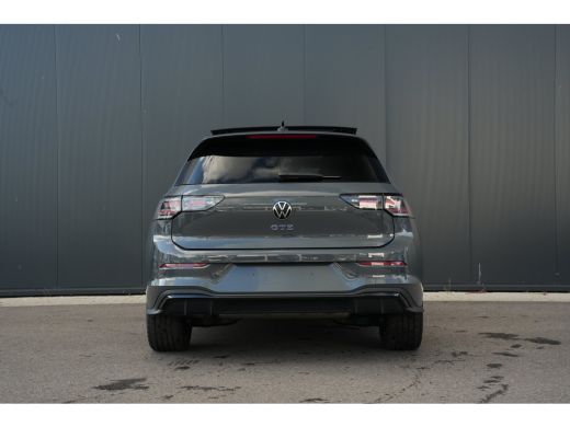 Volkswagen Golf 1.5 GTE 272pk eHybrid | Panoramadak | Trekhaak | Head-up Display | Camera | Adaptive Cruise | ActivLease financial lease