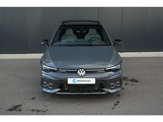 Volkswagen Golf 1.5 GTE 272pk eHybrid | Panoramadak | Trekhaak | Head-up Display | Camera | Adaptive Cruise | ActivLease financial lease