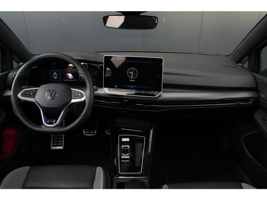 Volkswagen Golf 1.5 GTE 272pk eHybrid | Panoramadak | Trekhaak | Head-up Display | Camera | Adaptive Cruise | ActivLease financial lease