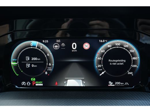 Volkswagen Golf 1.5 GTE 272pk eHybrid | Panoramadak | Trekhaak | Head-up Display | Camera | Adaptive Cruise | ActivLease financial lease
