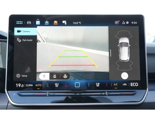 Volkswagen Golf 1.5 GTE 272pk eHybrid | Panoramadak | Trekhaak | Head-up Display | Camera | Adaptive Cruise | ActivLease financial lease