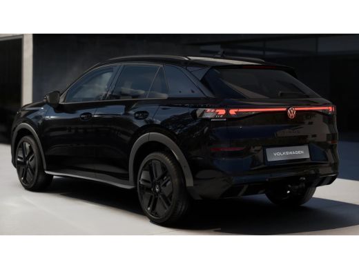 Volkswagen T-Roc R-Line Edition | 'App-Connect' draadloze smartphone integratie | 30,5 cm display met 2D en 3D wee... ActivLease financial lease