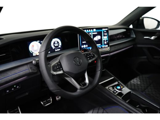 Volkswagen Tayron 1.5 TSI eHybrid 272PK R-Line | PANORAMADAK | ELEKTR. A. KLEP | 19 INCH | STOEL + STUURVERW. | CAMERA ActivLease financial lease