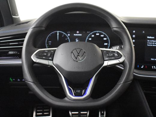Volkswagen Touareg 3.0 TSI eHybrid 462PK 4Motion R | 360gr Camera | Pano Dak l Luchtvering l Head-up display | App C... ActivLease financial lease