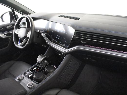 Volkswagen Touareg 3.0 TSI eHybrid 462PK 4Motion R | 360gr Camera | Pano Dak l Luchtvering l Head-up display | App C... ActivLease financial lease