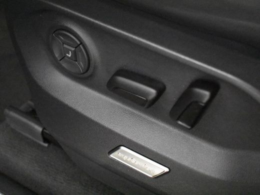 Volkswagen Touareg 3.0 TSI eHybrid 462PK 4Motion R | 360gr Camera | Pano Dak l Luchtvering l Head-up display | App C... ActivLease financial lease