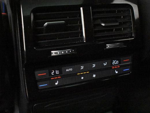 Volkswagen Touareg 3.0 TSI eHybrid 462PK 4Motion R | 360gr Camera | Pano Dak l Luchtvering l Head-up display | App C... ActivLease financial lease
