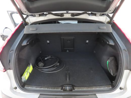 Volvo  C40 Recharge Twin Intro Edition 78 kWh 20'' | Trekhaak | VolvoSelekt | SilverDawn ActivLease financial lease