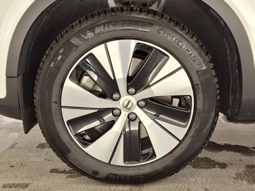 Volvo  XC40 1.5 T4 Plug-in hybrid Core Bright Facelift! | Camera | Crystal White | Trekhaak ActivLease financial lease
