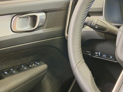 Volvo  XC40 1.5 T4 Plug-in hybrid Core Bright Facelift! | Camera | Crystal White | Trekhaak ActivLease financial lease