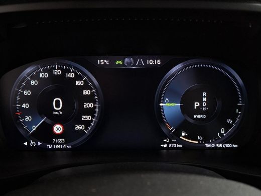 Volvo  XC40 1.5 T4 Plug-in hybrid Core Bright Facelift! | Camera | Crystal White | Trekhaak ActivLease financial lease