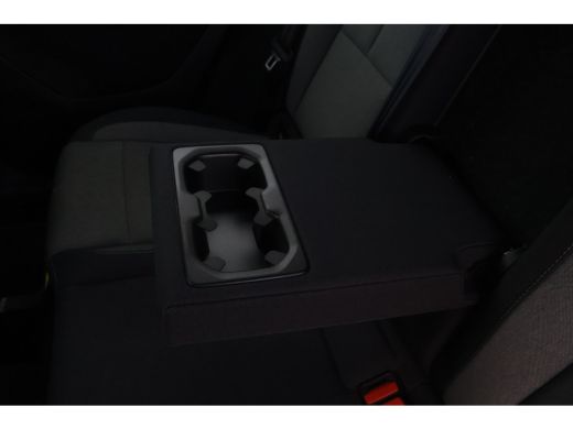 Volvo  XC40 1.5 T4 Plug-in hybrid Core Bright Facelift! | Camera | Crystal White | Trekhaak ActivLease financial lease