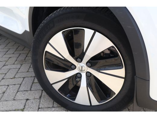 Volvo  XC40 1.5 T4 Plug-in hybrid Core Bright Facelift! | Camera | Crystal White | Trekhaak ActivLease financial lease