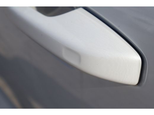 Volvo  XC40 1.5 T4 Plug-in hybrid Core Bright Facelift! | Camera | Crystal White | Trekhaak ActivLease financial lease