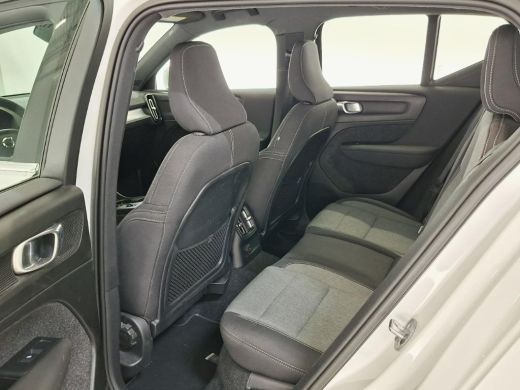 Volvo  XC40 1.5 T4 Plug-in hybrid Core Bright Facelift! | Camera | Crystal White | Trekhaak ActivLease financial lease