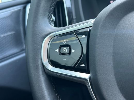 Volvo  XC60 2.0 T6 Plug-in hybrid AWD Ultimate Dark | HU-Display | Harman/Kardon | Camera | Panoramadak | ActivLease financial lease