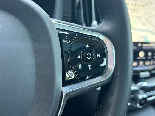 Volvo  XC60 2.0 T6 Plug-in hybrid AWD Ultimate Dark | HU-Display | Harman/Kardon | Camera | Panoramadak | ActivLease financial lease