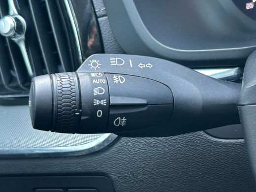 Volvo  XC60 2.0 T6 Plug-in hybrid AWD Ultimate Dark | HU-Display | Harman/Kardon | Camera | Panoramadak | ActivLease financial lease