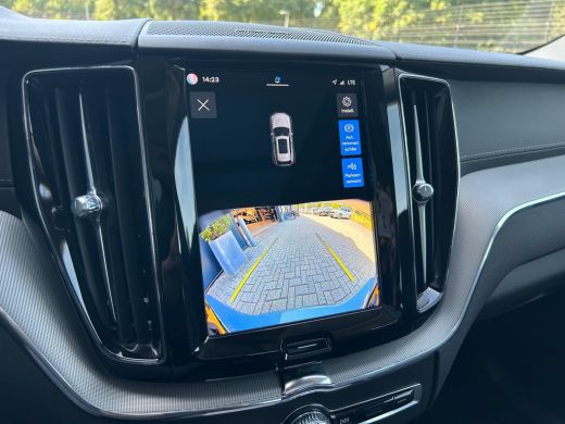 Volvo  XC60 2.0 T6 Plug-in hybrid AWD Ultimate Dark | HU-Display | Harman/Kardon | Camera | Panoramadak | ActivLease financial lease