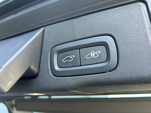 Volvo  XC60 2.0 T6 Plug-in hybrid AWD Ultimate Dark | HU-Display | Harman/Kardon | Camera | Panoramadak | ActivLease financial lease