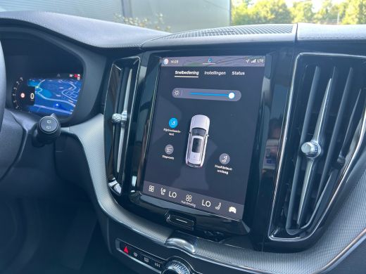 Volvo  XC60 2.0 T6 Plug-in hybrid AWD Ultimate Dark | HU-Display | Harman/Kardon | Camera | Panoramadak | ActivLease financial lease