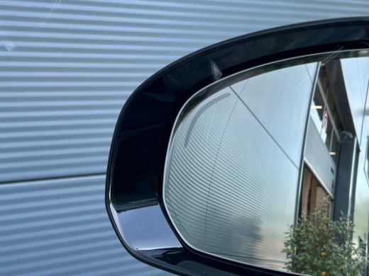 Volvo  XC60 2.0 T6 Plug-in hybrid AWD Ultimate Dark | HU-Display | Harman/Kardon | Camera | Panoramadak | ActivLease financial lease