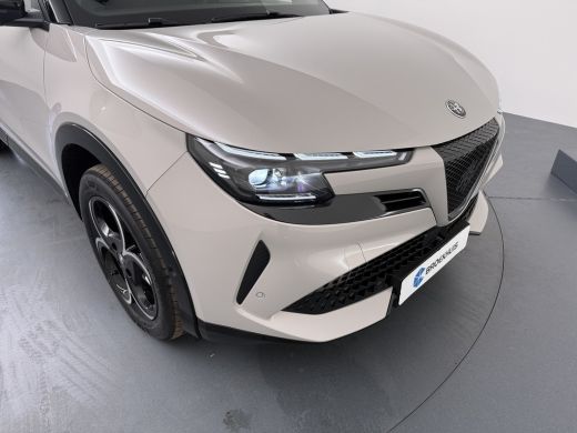 Alfa Romeo Junior Ibrida ActivLease financial lease