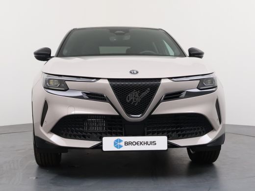 Alfa Romeo Junior Ibrida ActivLease financial lease