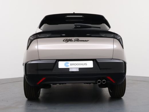 Alfa Romeo Junior Ibrida ActivLease financial lease