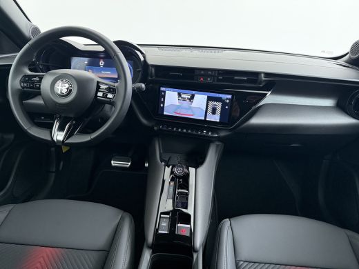 Alfa Romeo Junior Ibrida ActivLease financial lease
