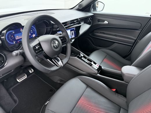 Alfa Romeo Junior Ibrida ActivLease financial lease