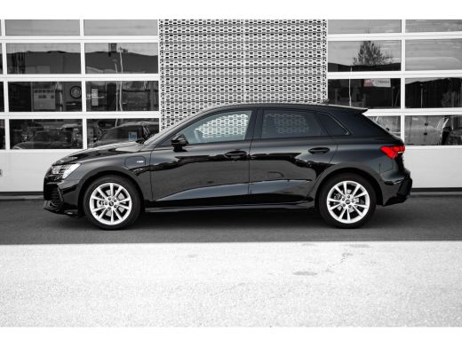Audi A3 Sportback 40 204PK TFSI e S edition | Achteruitrijcamera | Stoelverwarming | Ambianceverlichting ... ActivLease financial lease