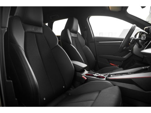 Audi A3 Sportback 40 204PK TFSI e S edition | Achteruitrijcamera | Stoelverwarming | Ambianceverlichting ... ActivLease financial lease