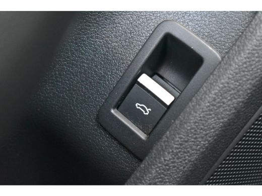 Audi A4 Avant 35 150PK TFSI S edition Competition | S-Line in- en exterieur | Audi Virtual Cockpit | Spor... ActivLease financial lease