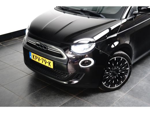 Fiat 500C La Prima 42 kWh Cabrio 3 Fase | Vol-Leder | Adaptive Cruise | Stoelverwarming | Achteruitrijcamera | ActivLease financial lease