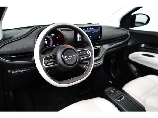 Fiat 500C La Prima 42 kWh Cabrio 3 Fase | Vol-Leder | Adaptive Cruise | Stoelverwarming | Achteruitrijcamera | ActivLease financial lease