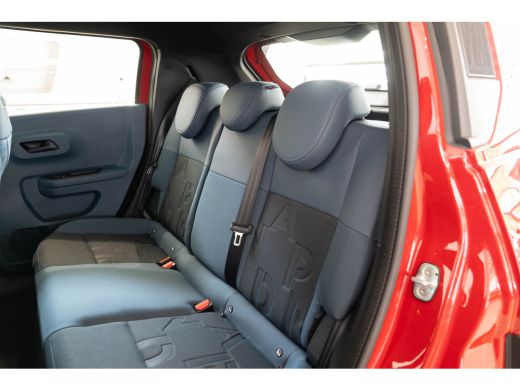 Fiat Grande Panda RED 11kW 44 kWh | Apple Carplay & Android Auto | Cruise Controle | Parkeersensoren | LED | Airco | ActivLease financial lease