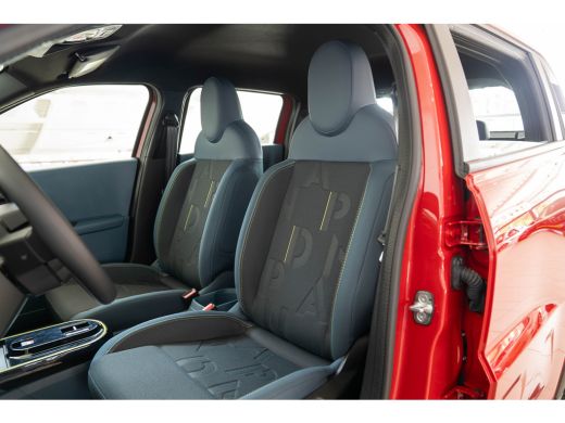 Fiat Grande Panda RED 11kW 44 kWh | Apple Carplay & Android Auto | Cruise Controle | Parkeersensoren | LED | Airco | ActivLease financial lease