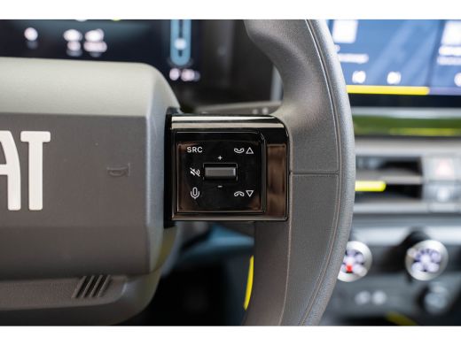 Fiat Grande Panda RED 11kW 44 kWh | Apple Carplay & Android Auto | Cruise Controle | Parkeersensoren | LED | Airco | ActivLease financial lease