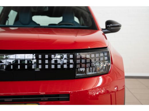 Fiat Grande Panda RED 11kW 44 kWh | Apple Carplay & Android Auto | Cruise Controle | Parkeersensoren | LED | Airco | ActivLease financial lease