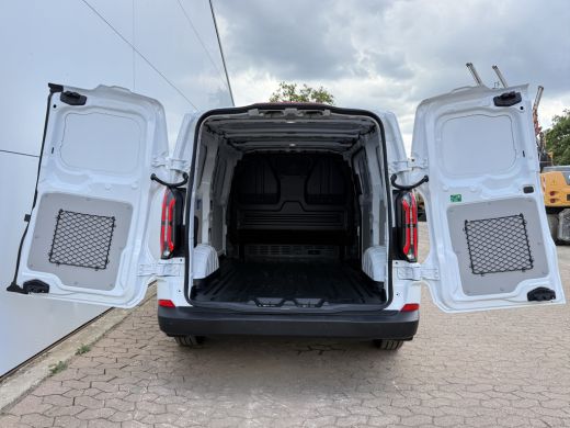 Ford E-Transit Custom 71kWh 140PK Elektrisch 344km WLTP 2300kg Trekvermogen BEV Snelladen Stoel + Stuur verwarming LED ... ActivLease financial lease