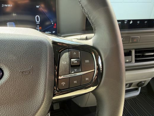 Ford E-Transit Custom 71kWh 140PK Elektrisch 344km WLTP 2300kg Trekvermogen BEV Snelladen Stoel + Stuur verwarming LED ... ActivLease financial lease