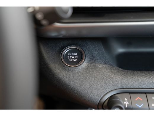 Jeep Avenger 1.2 e-Hybrid Summit | Tot 8 Jaar Garantie | Navigatie | Elektrische Achterklep | Camera | Keyless... ActivLease financial lease