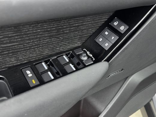 Land Rover Range Rover Velar 2.0 P400e Edition | Facelift | Alarm klasse 5 | PDC V+A en camera | Panoramadak | 20 inch LM | Ke... ActivLease financial lease